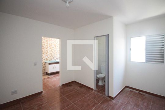 Quarto de casa para alugar com 1 quarto, 25m² em Jardim Ana Rosa, São Paulo