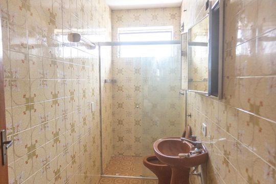 Banheiro de casa à venda com 3 quartos, 206m² em Santa Terezinha, São Bernardo do Campo