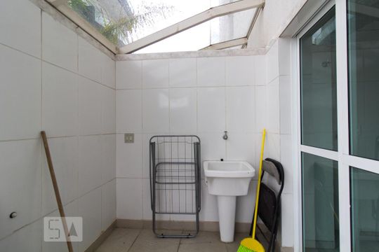 Área de serviço de apartamento para alugar com 2 quartos, 65m² em Jardim Vergueiro, Sorocaba