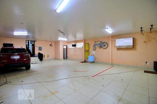 Garagem de casa à venda com 4 quartos, 600m² em Vila Curuçá, Santo André