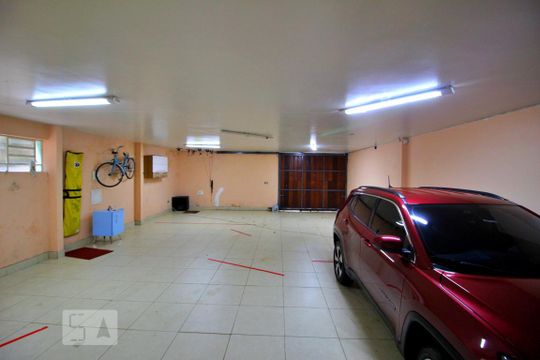 Garagem de casa à venda com 4 quartos, 600m² em Vila Curuçá, Santo André