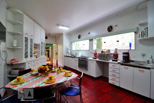 Cozinha de casa à venda com 4 quartos, 600m² em Vila Curuçá, Santo André