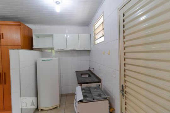 Cozinha de apartamento para alugar com 1 quarto, 30m² em Cidade Universitária, Campinas