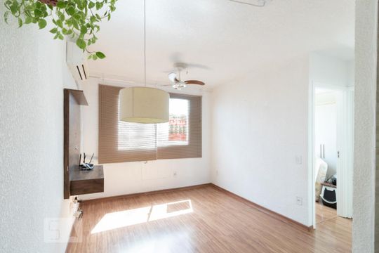 Sala de apartamento à venda com 2 quartos, 43m² em Cavalhada, Porto Alegre