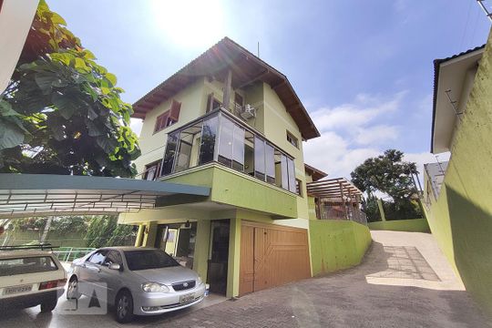 Garagem de casa à venda com 4 quartos, 257m² em Encosta do Sol, Novo Hamburgo