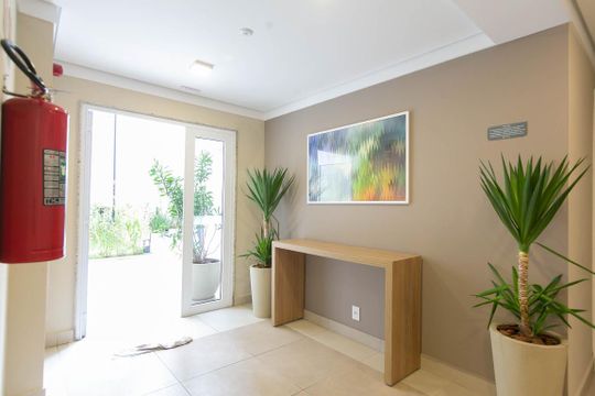 Hall de apartamento para alugar com 2 quartos, 32m² em Itaquera, São Paulo