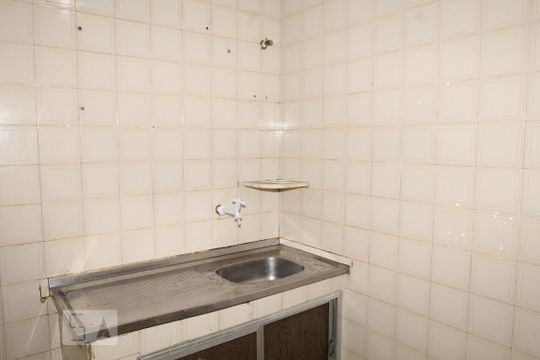 Cozinha de apartamento para alugar com 2 quartos, 48m² em Inhaúma, Rio de Janeiro