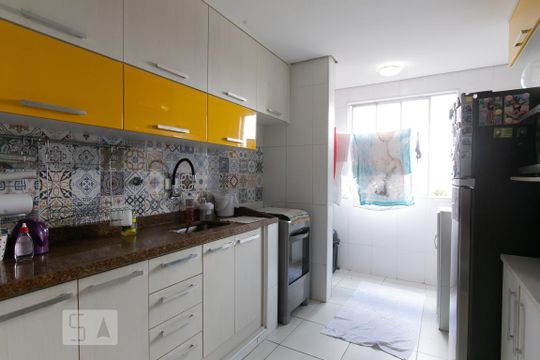 Cozinha de apartamento à venda com 2 quartos, 56m² em Vila Regina, São Paulo