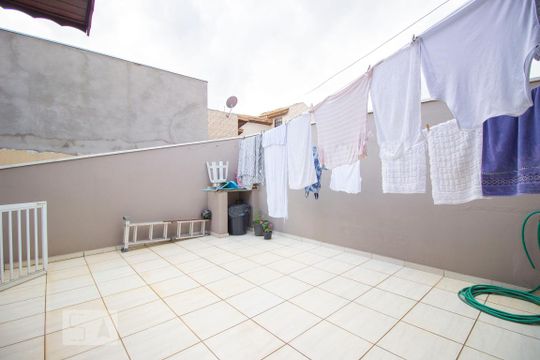 Quintal de casa à venda com 3 quartos, 180m² em Parque Cidade Jardim Ii, Jundiaí