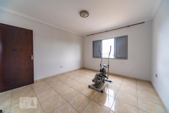 Quarto 1 de casa para alugar com 3 quartos, 220m² em Vila Guarará, Santo André