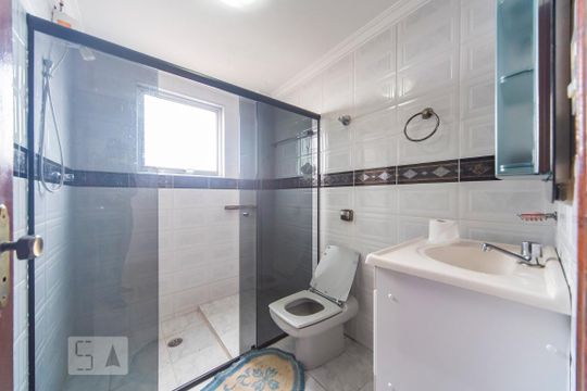 Banheiro de casa para alugar com 3 quartos, 220m² em Vila Guarará, Santo André