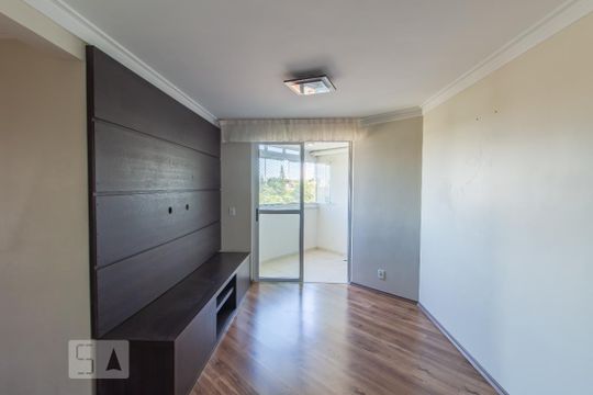 Sala de apartamento à venda com 3 quartos, 72m² em Parque Jaçatuba, Santo André