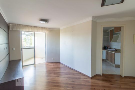 Sala de apartamento à venda com 3 quartos, 72m² em Parque Jaçatuba, Santo André