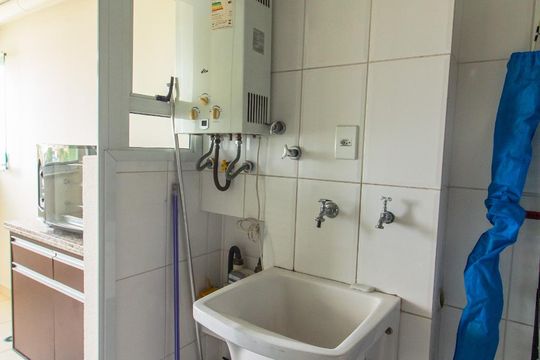 Área de Serviço de apartamento para alugar com 3 quartos, 72m² em Parque Jaçatuba, Santo André