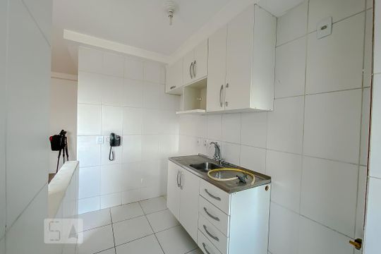 Cozinha de apartamento para alugar com 2 quartos, 44m² em Maranhão, São Paulo