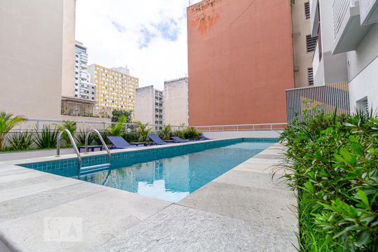 Área comum - Piscina de kitnet/studio para alugar com 1 quarto, 16m² em Bela Vista, São Paulo
