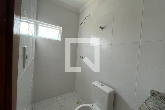 Banheiro da Suíte de casa de condomínio à venda com 2 quartos, 58m² em Parque Boturussu, São Paulo