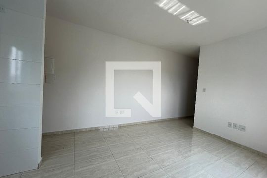 Sala de casa de condomínio à venda com 2 quartos, 58m² em Parque Boturussu, São Paulo