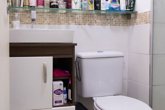 Banheiro  de apartamento à venda com 2 quartos, 48m² em Vargem Pequena , Rio de Janeiro