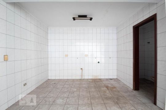 Área de Serviço de casa para alugar com 3 quartos, 313m² em Conceição, Osasco