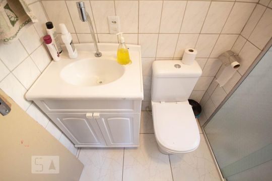 Banheiro de apartamento à venda com 2 quartos, 46m² em Padroeira, Osasco