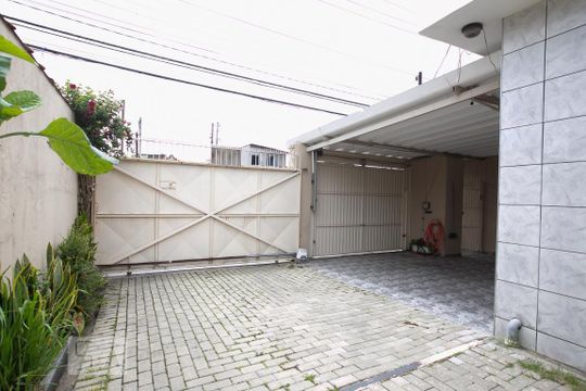 Garagem de casa à venda com 2 quartos, 550m² em Vila Jacuí, São Paulo