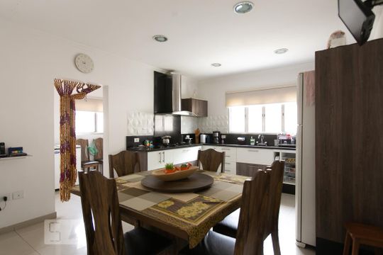 Cozinha de casa à venda com 2 quartos, 550m² em Vila Jacuí, São Paulo