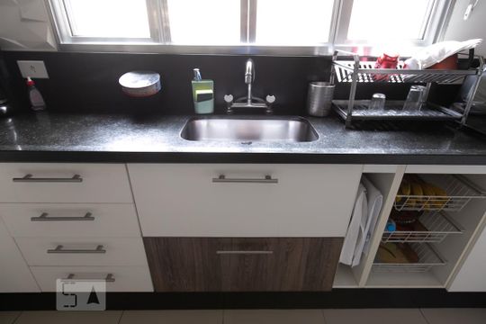 Pia de casa à venda com 2 quartos, 550m² em Vila Jacuí, São Paulo