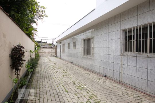 Garagem de casa à venda com 2 quartos, 550m² em Vila Jacuí, São Paulo