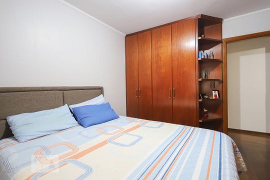 Quarto 2 de casa à venda com 4 quartos, 170m² em Parque Maria Domitila, São Paulo