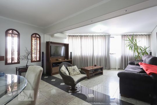 Sala de casa à venda com 4 quartos, 170m² em Parque Maria Domitila, São Paulo