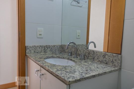 Banheiro do Corredor de apartamento à venda com 3 quartos, 76m² em Jacarepaguá, Rio de Janeiro