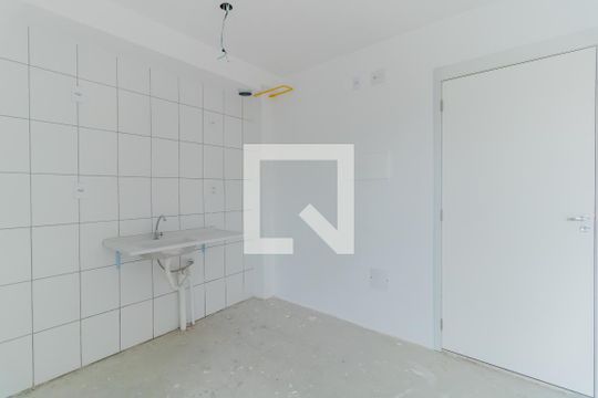Cozinha de kitnet/studio à venda com 1 quarto, 24m² em Vila Ré, São Paulo