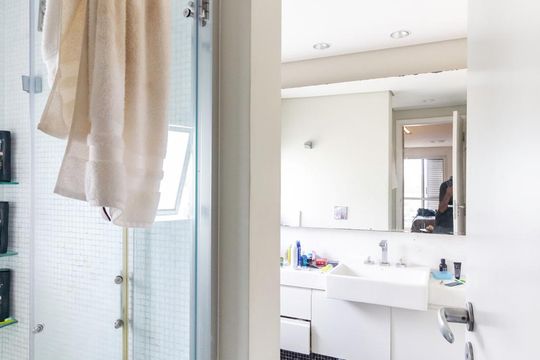 Banheiro da Suíte de apartamento à venda com 2 quartos, 200m² em Vila Mariana, São Paulo