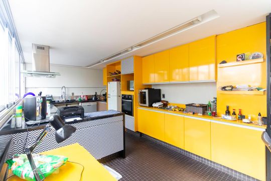 Cozinha de apartamento à venda com 2 quartos, 200m² em Vila Mariana, São Paulo