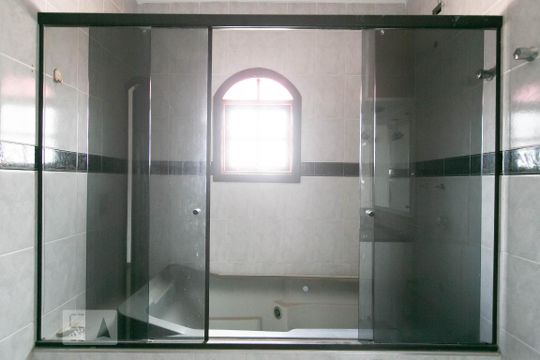 Casa para alugar com 2 quartos, 500m² em Vila Doutor Eiras, São Paulo