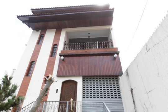 Fachada de casa para alugar com 2 quartos, 500m² em Vila Doutor Eiras, São Paulo