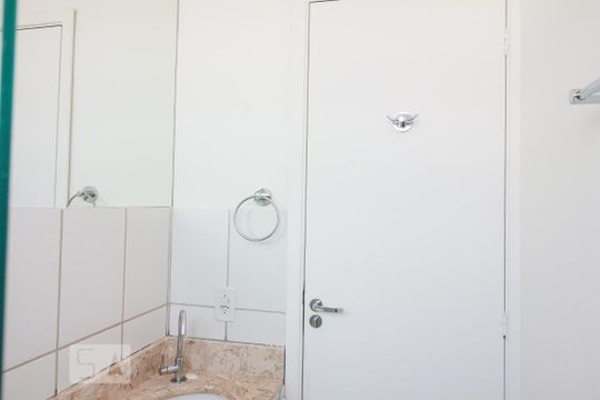 Banheiro de apartamento para alugar com 2 quartos, 46m² em Conjunto Habitacional Jardim das Palmeiras, Ribeirão Preto
