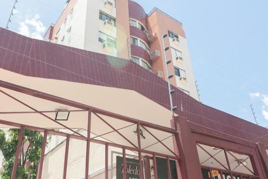 Fachada de apartamento à venda com 3 quartos, 92m² em Menino Deus, Porto Alegre