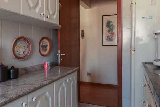 Cozinha de apartamento à venda com 3 quartos, 92m² em Menino Deus, Porto Alegre