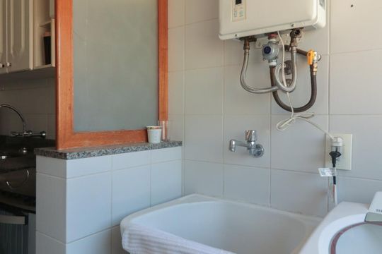 Cozinha e Área de Serviço de apartamento à venda com 3 quartos, 92m² em Menino Deus, Porto Alegre