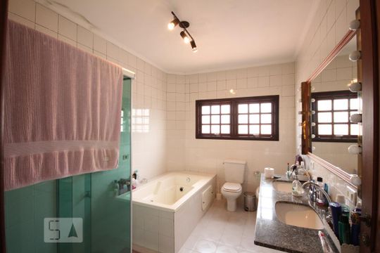 Banheiro de casa à venda com 3 quartos, 330m² em Cambuci, São Paulo