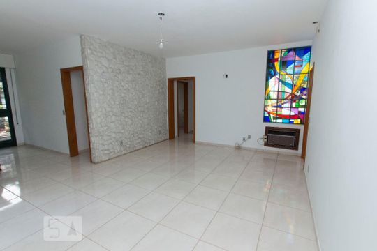 Casa para alugar com 4 quartos, 250m² em São João, Porto Alegre