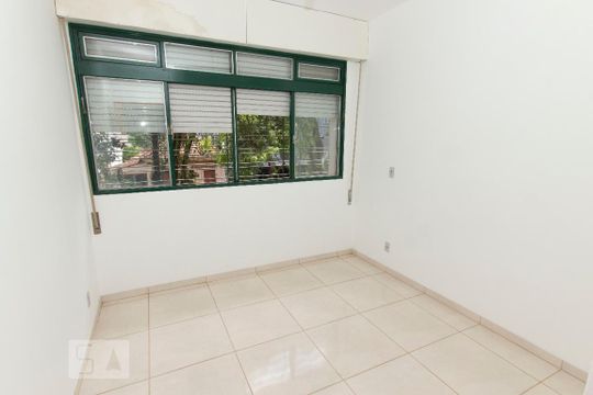 Quarto 2 de casa para alugar com 4 quartos, 250m² em São João, Porto Alegre