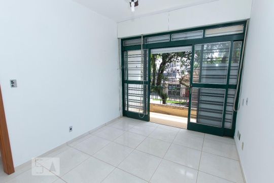 Suíte de casa para alugar com 4 quartos, 250m² em São João, Porto Alegre