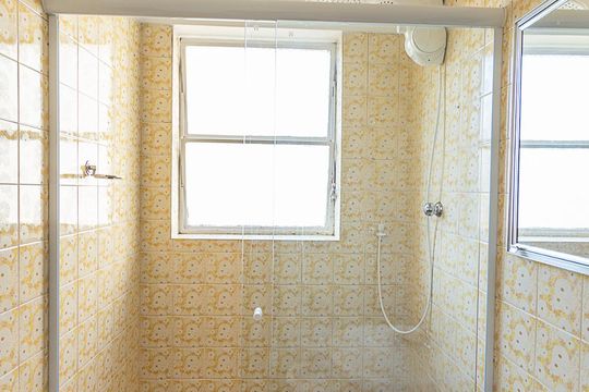 Banheiro de kitnet/studio para alugar com 1 quarto, 30m² em Campos Elíseos, São Paulo