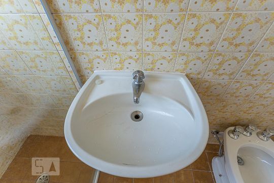 Banheiro de kitnet/studio para alugar com 1 quarto, 30m² em Campos Elíseos, São Paulo