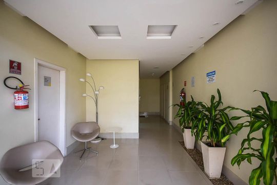 Hall social de apartamento para alugar com 2 quartos, 73m² em Jardim Wanda, Taboão da Serra