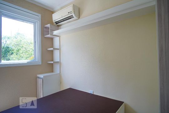 Quarto 2 de apartamento para alugar com 2 quartos, 55m² em Jardim Itu Sabará, Porto Alegre