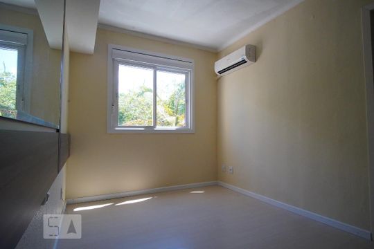 Sala de apartamento para alugar com 2 quartos, 55m² em Jardim Itu Sabará, Porto Alegre